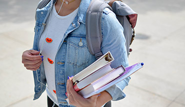 Traiter les dossiers et coordonner les
                                opérations liées au parcours du patient
                                ou de l'usager